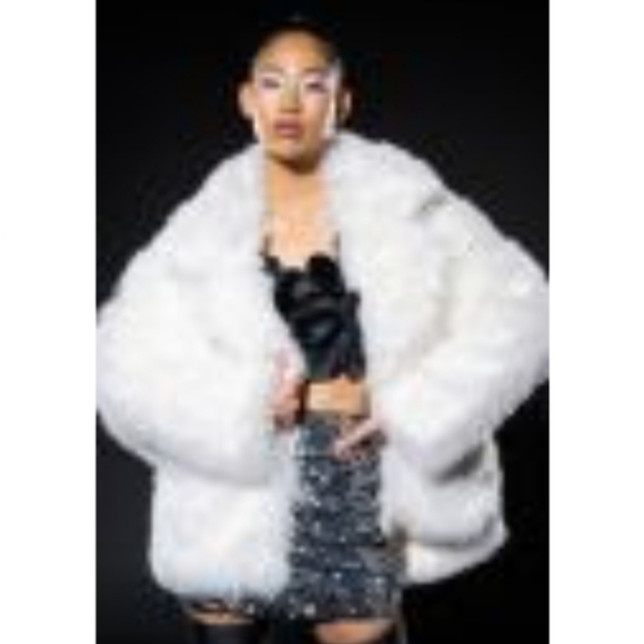 New OMG CUTE REVERSIBLE OVERSIZED FAUX FUR PUFFER, onesize, Akira - Picture 2 of 8